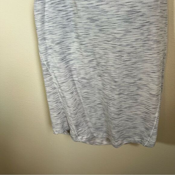 ✨ Lululemon Moment to Movement 2-in-1 Tank Top in Gray and Black - Size 4 - Picture 5 of 11